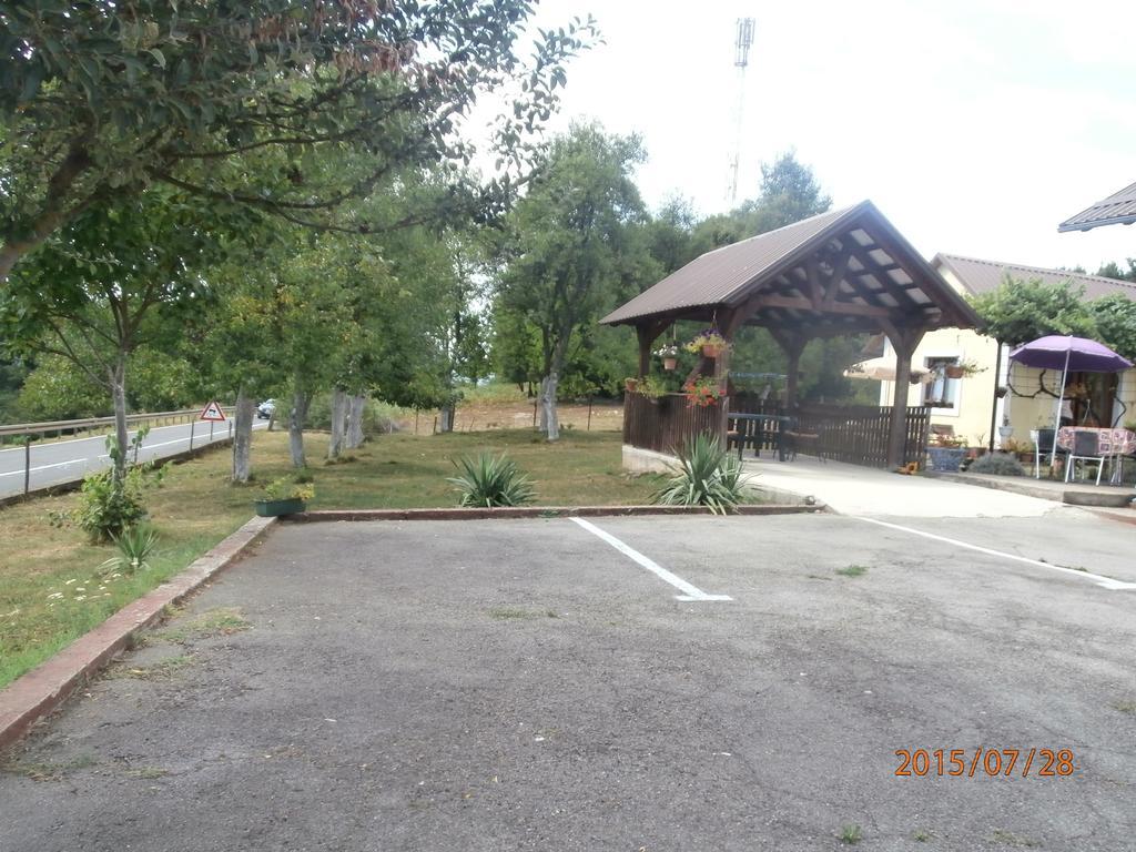 Rooms "Dragica" Оточац Экстерьер фото