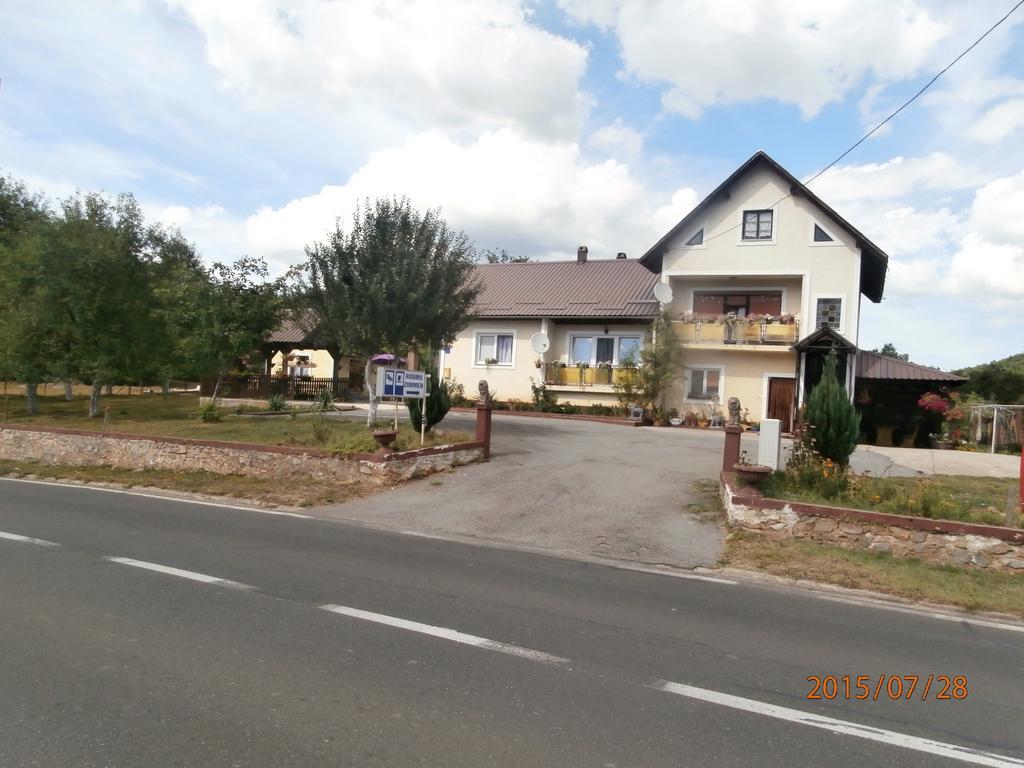 Rooms "Dragica" Оточац Экстерьер фото